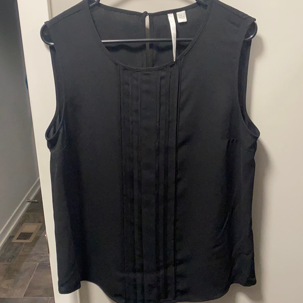 Lauren Conrad black sleeveless blouse